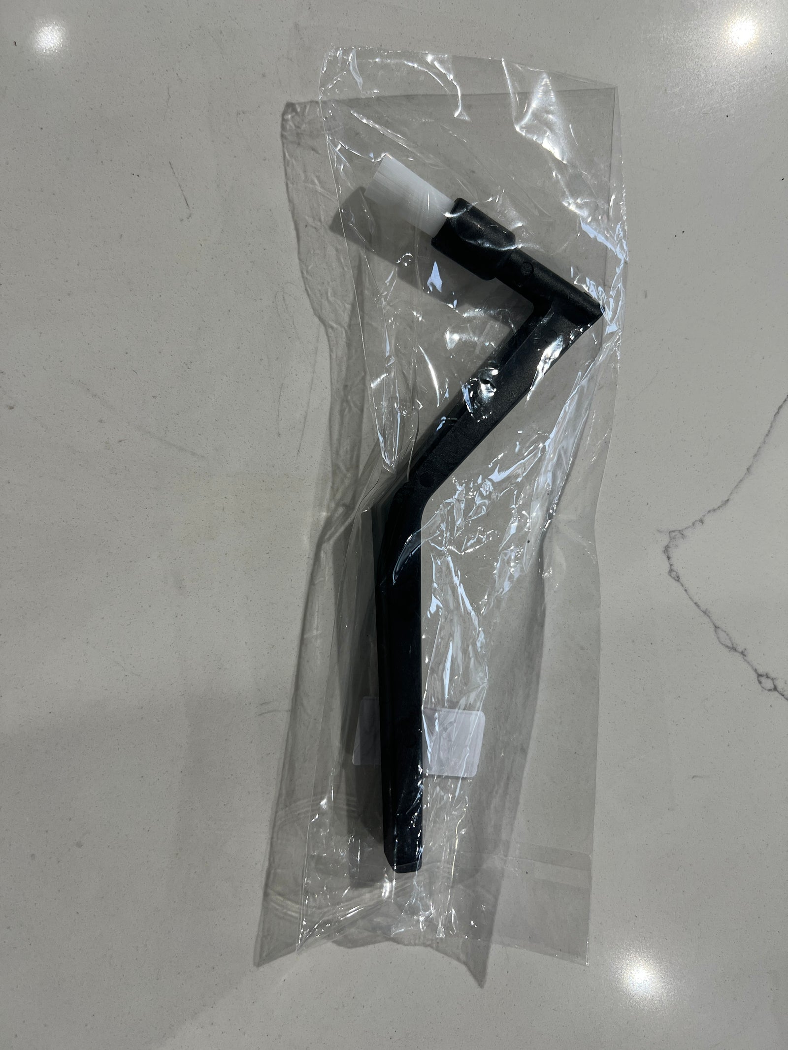 SHOWER CLEANING BRUSH - ANGLED